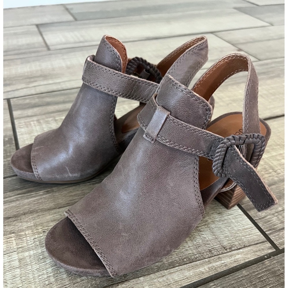 Lucky Brand Juliane Peep Toe Sandal Slingback Wooden Block Heel 7.5